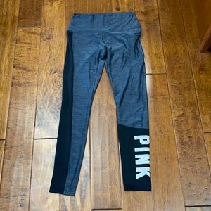 Victoria’s Sexret pink leggings size medium.